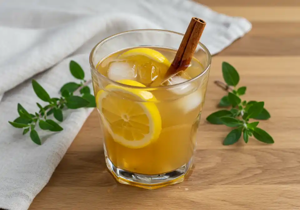 Finished glass of the Natural Mounjaro Recipe with lemon and cinnamon