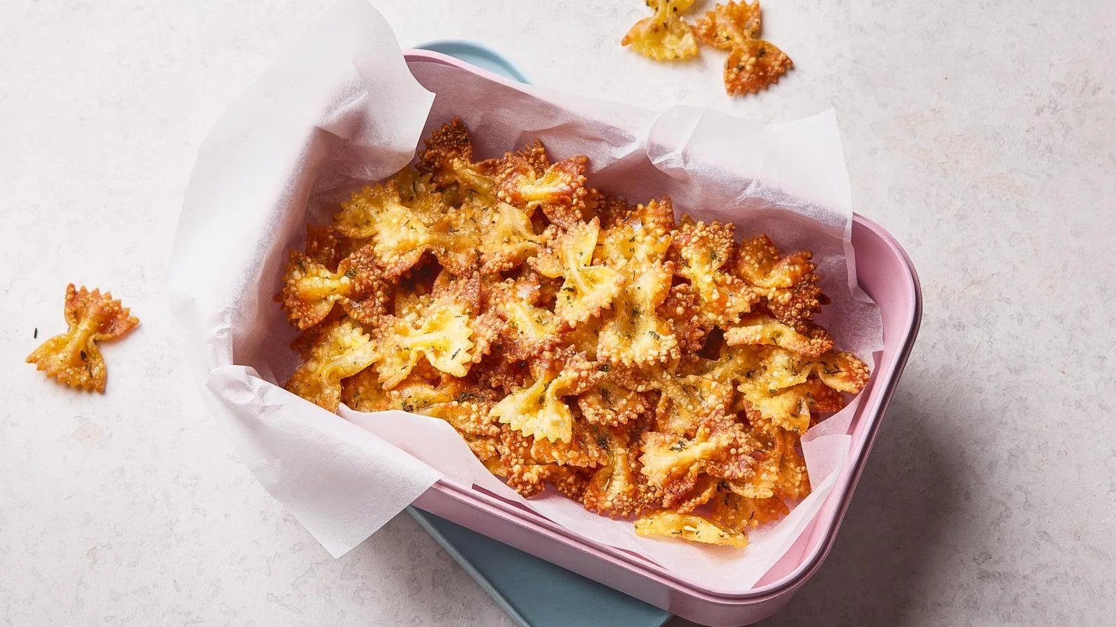 Crispy air fryer pasta bowl snacks ready to be served