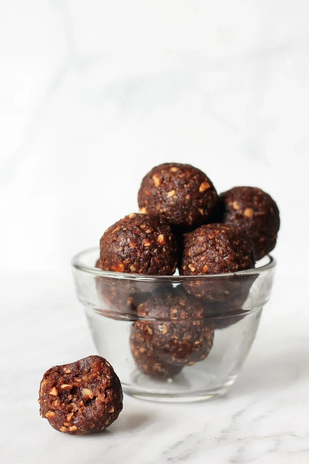 Delicious salted date brownie energy bites packed with flavor and nutrition