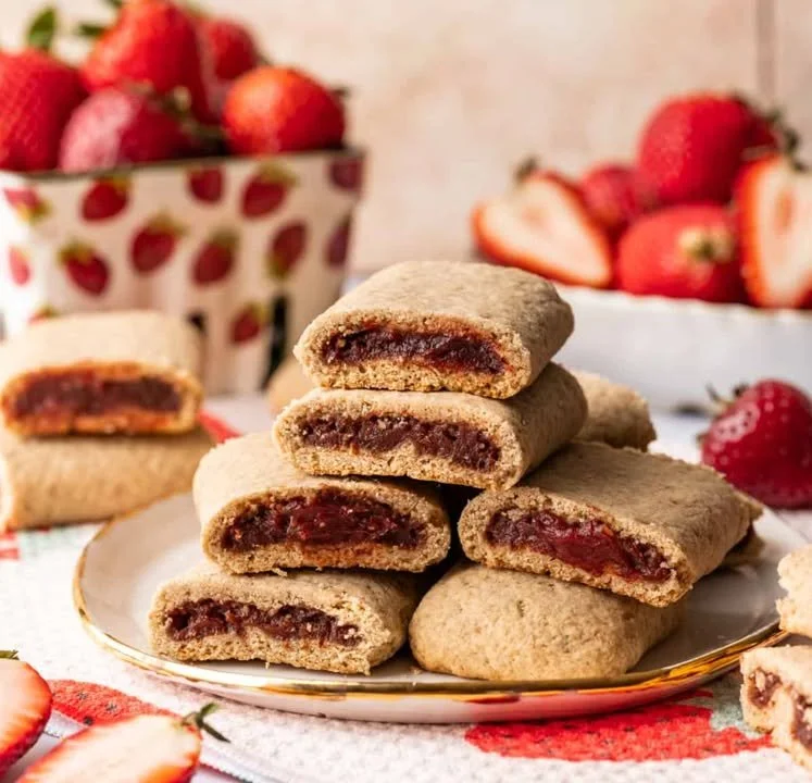 Strawberry Nutrigrain Bars - a tasty and nutritious snack option